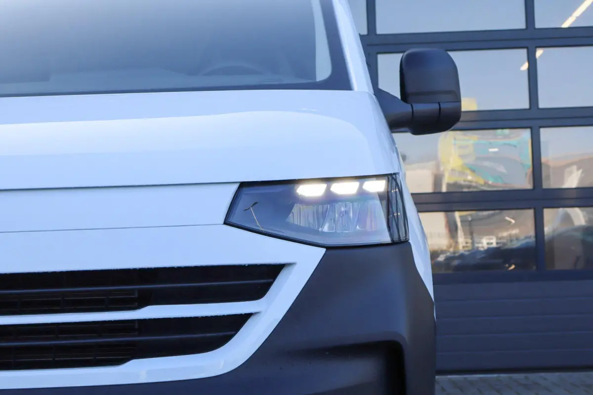 34 136pk L2H1 Life 64 kWh | Trekhaak | Navigatie | 17" Velgen