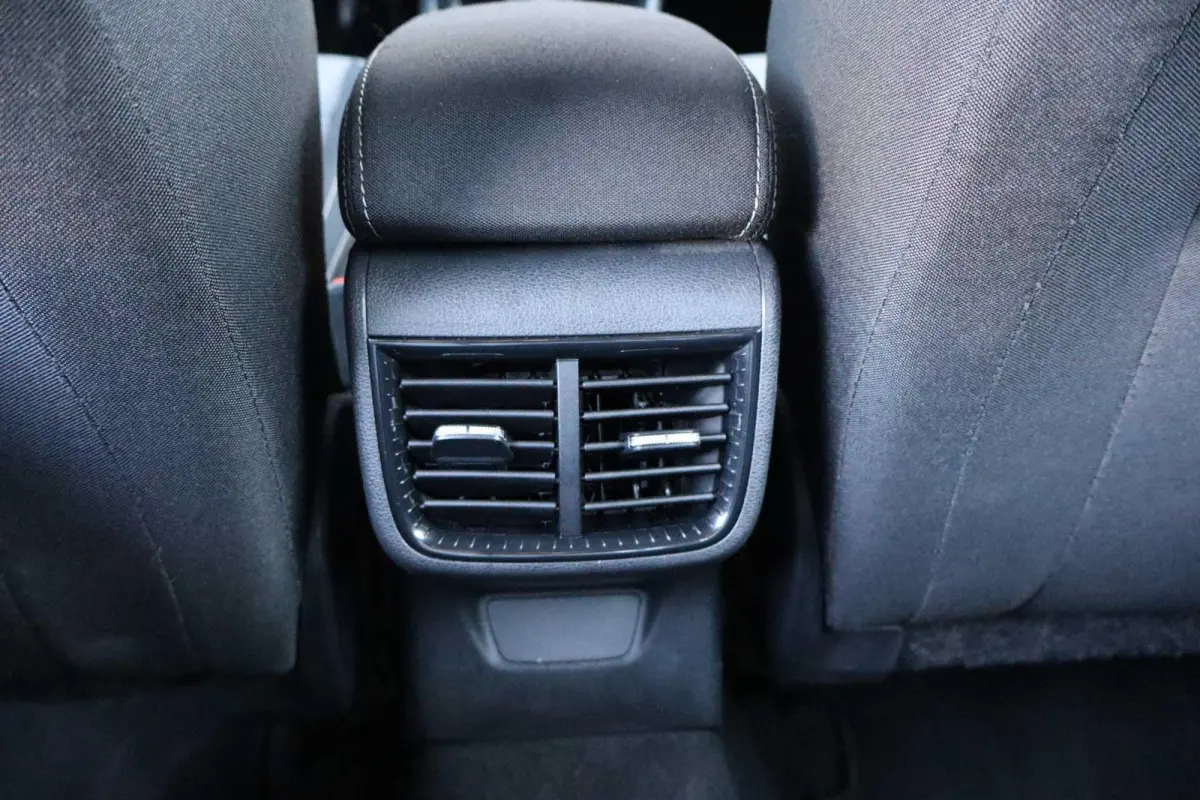 1.0 TSI 95pk Business Edition | Achteruitrijcamera | Cruise Control | Stoelverwarming