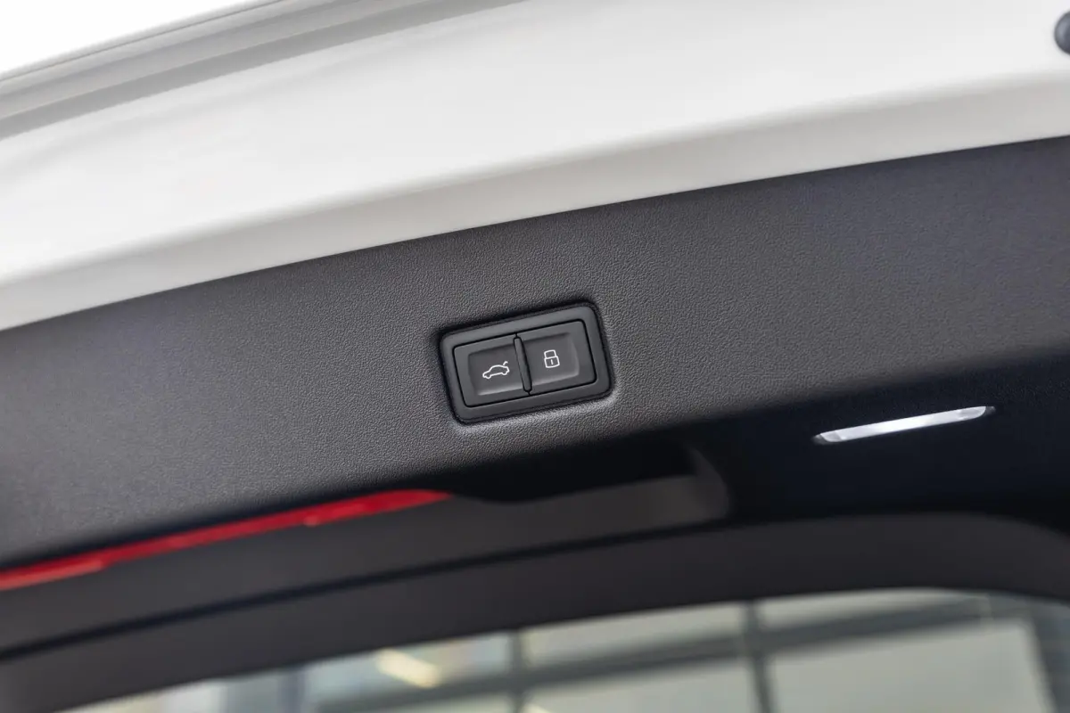 2.0 TFSI e-hybrid quattro S Edition Competition | Tech Plus | Panoramadak