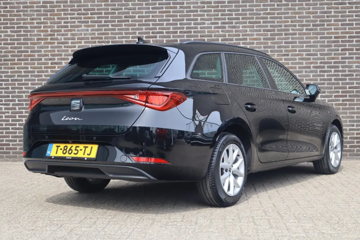 1.0 eTSI 110pk DSG Style | Stoel/Stuurverwarming | Achteruitrijcamera | Virtual Cockpit