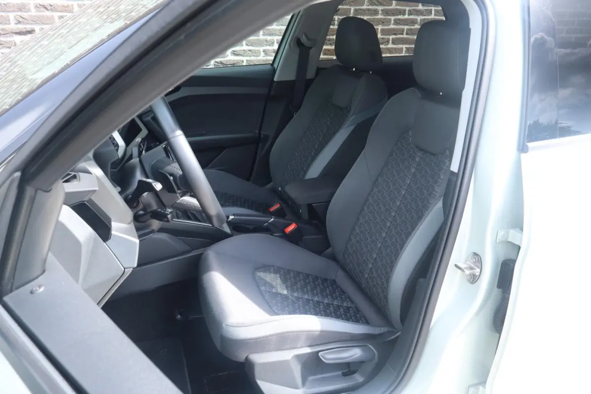 30 TFSI 110pk S-tronic Epic | Stoelverwarming | Climate Control | Full LED | Sportstoelen