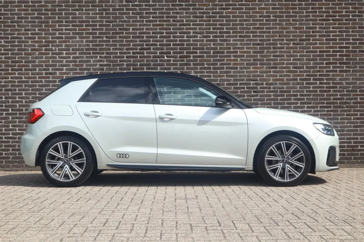 30 TFSI 110pk S-tronic Epic | Stoelverwarming | Climate Control | Full LED | Sportstoelen