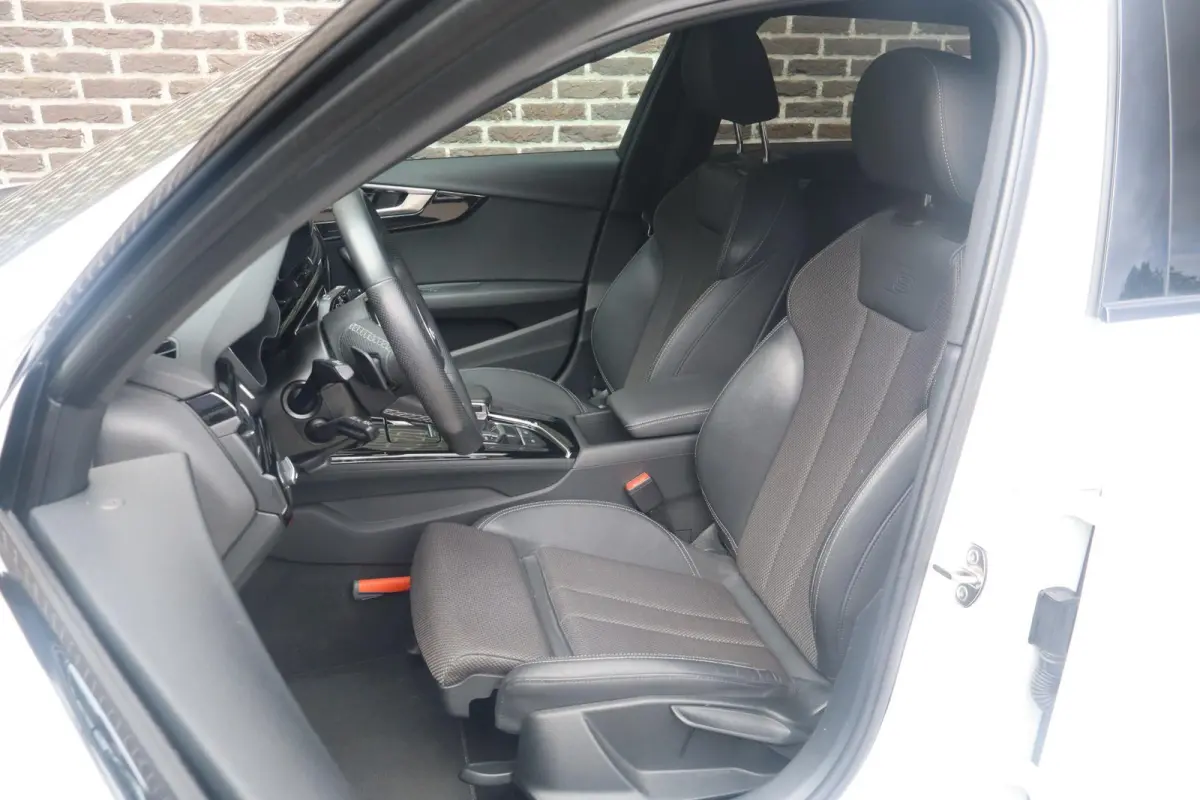 35 TFSI 150pk S-tronic S Edition Competition | Navigatie | Elektr. Achterklep | Lichtpakket | 18" Velgen