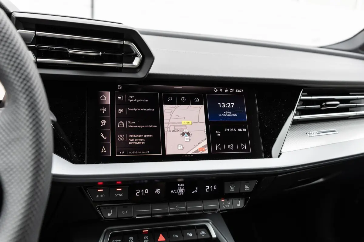 30 TFSI 116pk S-tronic S edition | 18 inch velgen | Lichtpakket Pro | Stoelverwarming