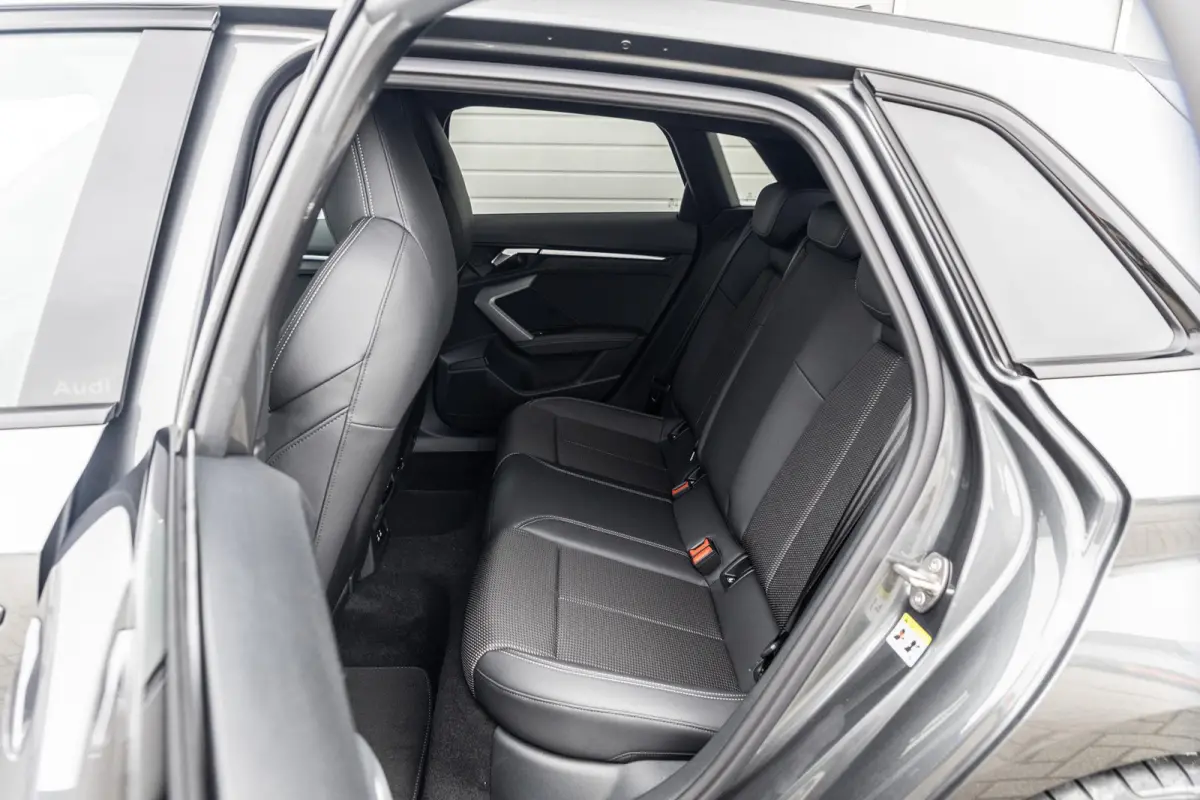 30 TFSI 116pk S-tronic S edition | 18 inch velgen | Lichtpakket Pro | Stoelverwarming
