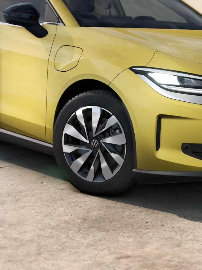 211pk Life First Edition 52 kWh | 17"  Velgen | Stoelverwarming