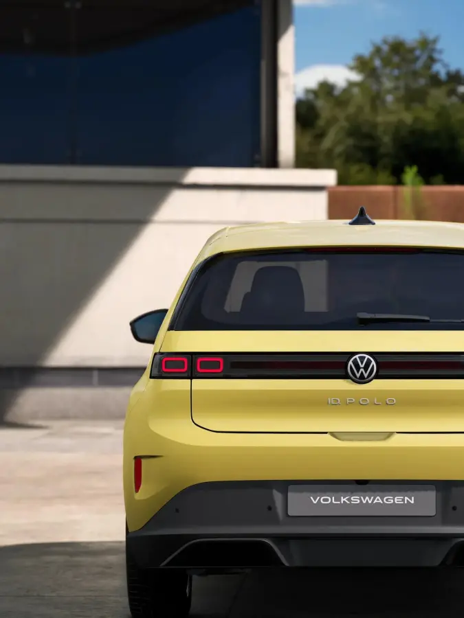 211pk Life First Edition 52 kWh | 17"  Velgen | Stoelverwarming