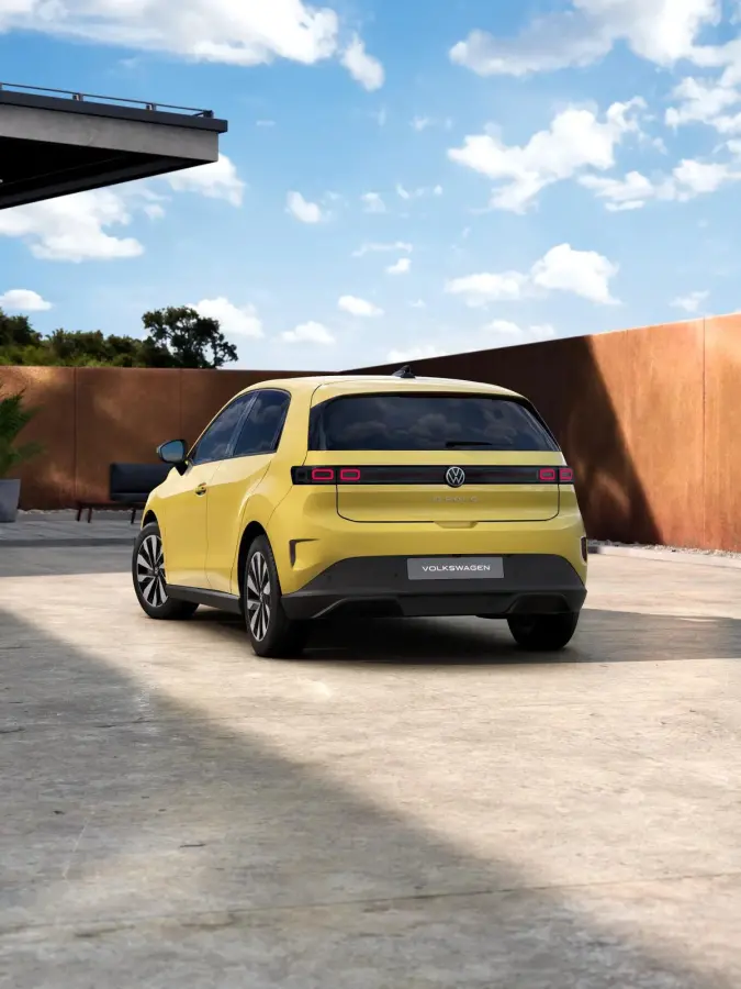 211pk Life First Edition 52 kWh | 17"  Velgen | Stoelverwarming