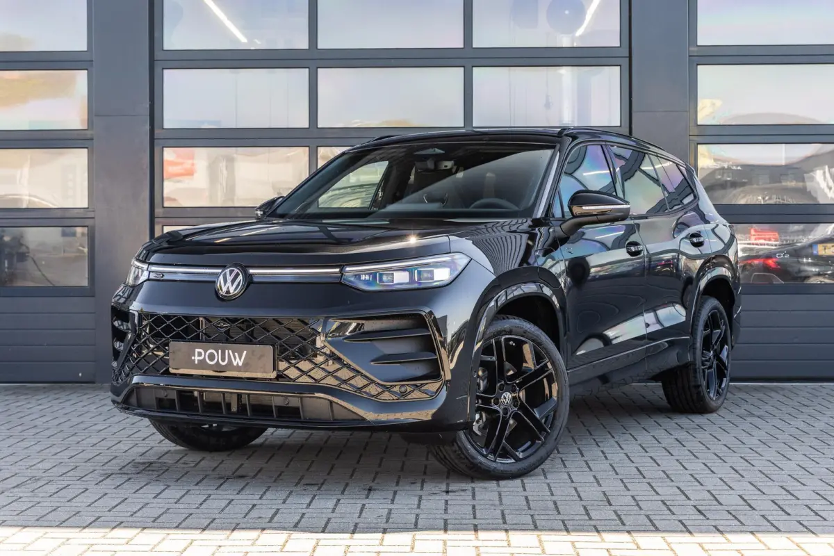 1.5 eHybrid 204pk R-Line Edition | Black Style Pakket | 20" Velgen