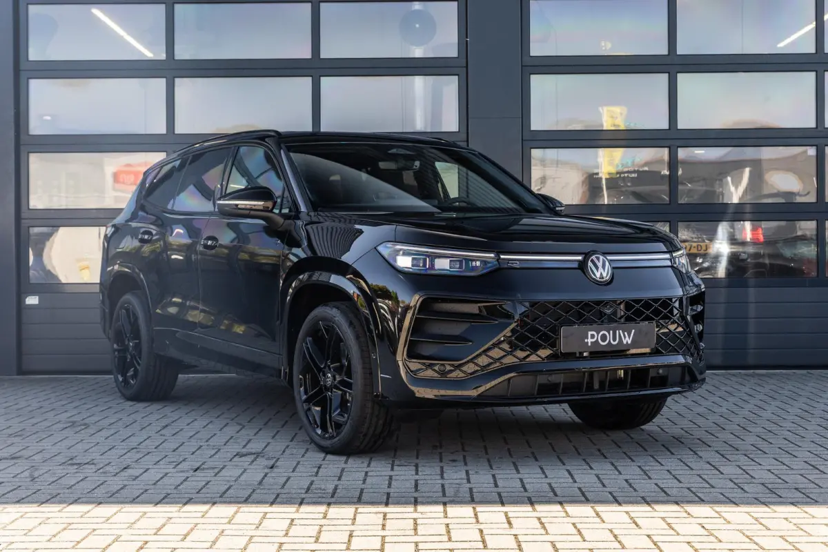 1.5 eHybrid 204pk R-Line Edition | Black Style Pakket | 20" Velgen