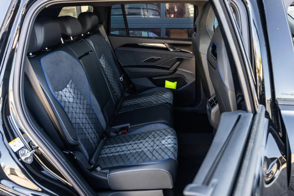 1.5 eHybrid 204pk R-Line Edition | Black Style Pakket | 20" Velgen