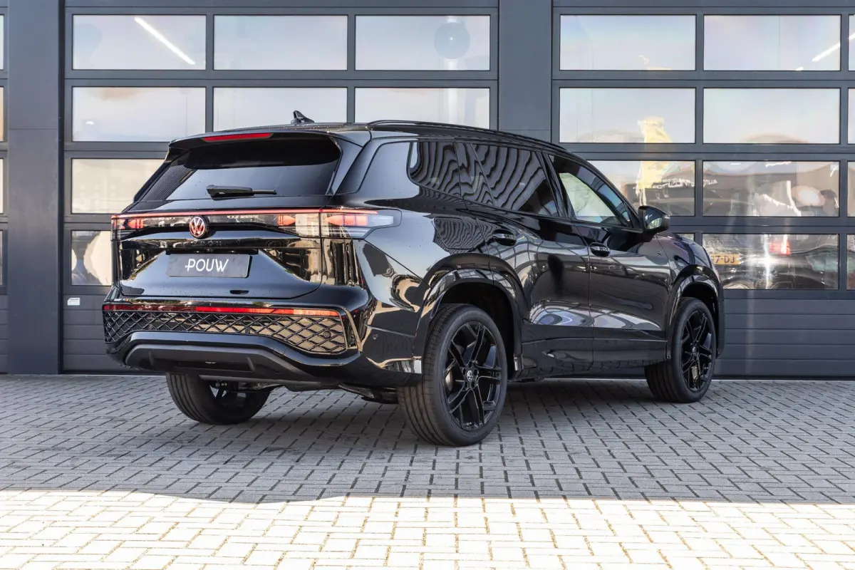 1.5 eHybrid 204pk R-Line Edition | Black Style Pakket | 20" Velgen