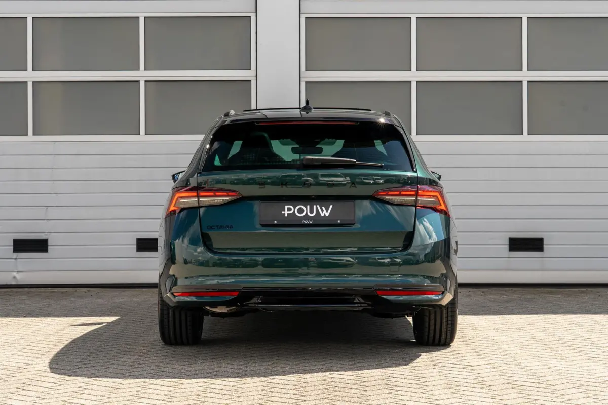 1.5 TSI 150pk DSG MHEV Sportline Business | Panoramadak | LMV 19" | Soundsysteem Canton