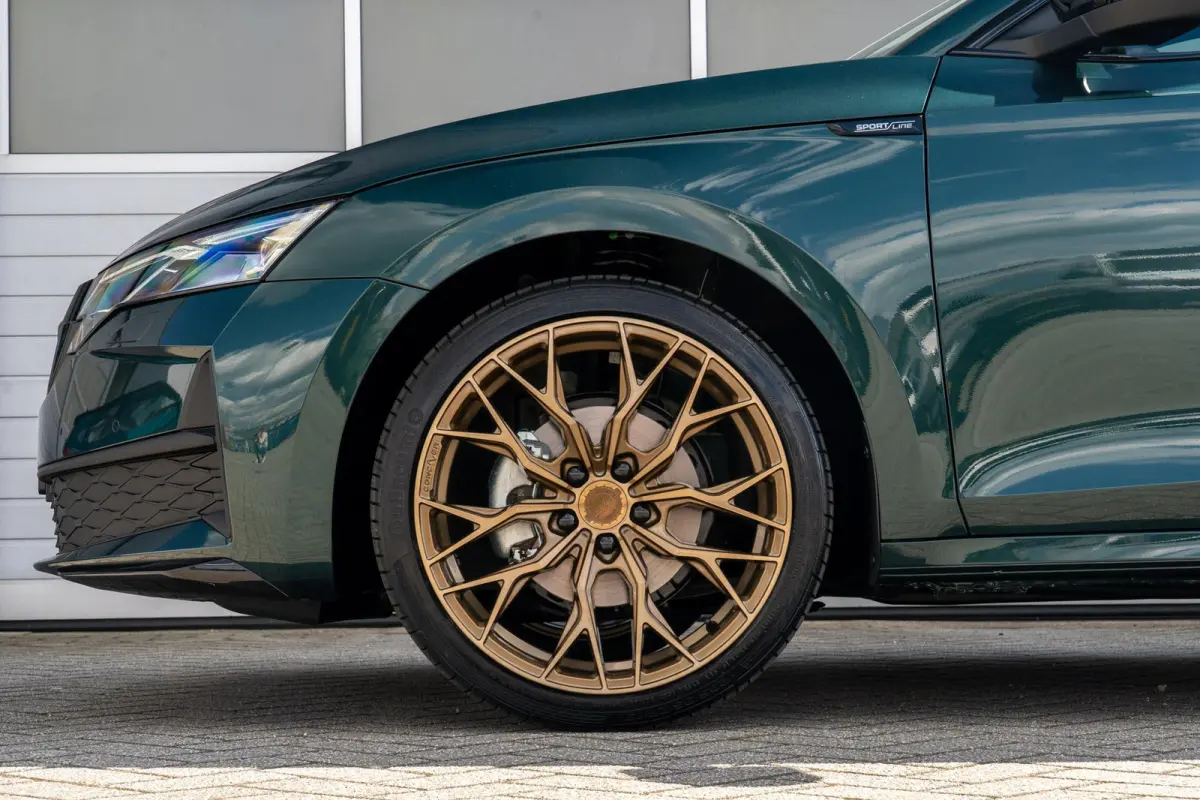 1.5 TSI 150pk DSG MHEV Sportline Business | Panoramadak | LMV 19" | Soundsysteem Canton