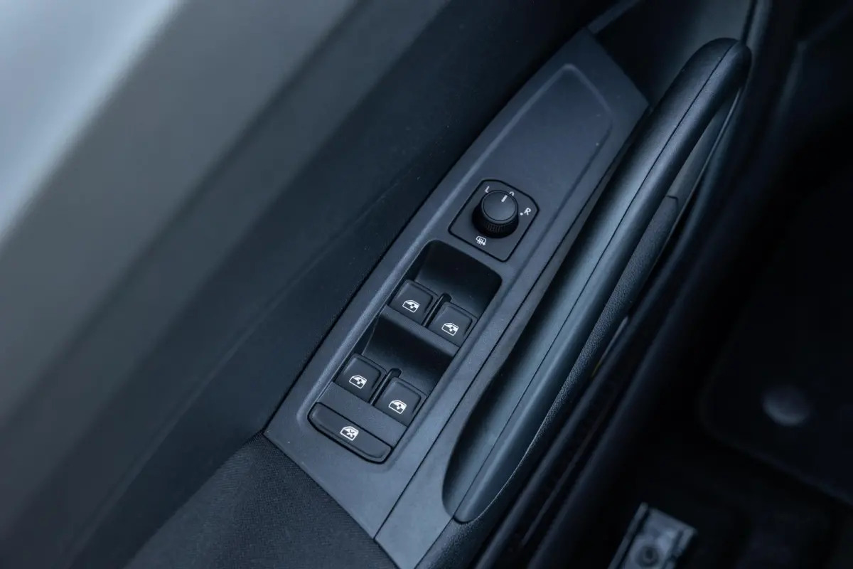 1.0 TSI 95pk Selection | Apple Carplay/Android Auto | 15" Velgen
