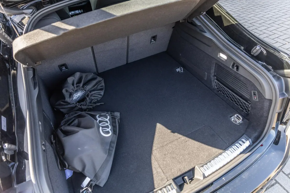 Limousine 2.0 299pk quattro S Edition | 20" Velgen | Winterpakket