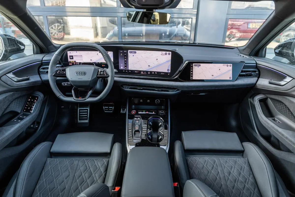 Limousine 2.0 299pk quattro S Edition | 20" Velgen | Winterpakket