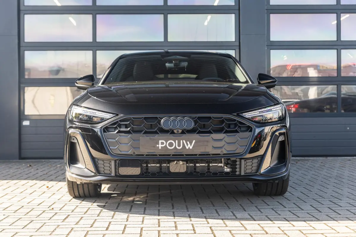 Limousine 2.0 299pk quattro S Edition | 20" Velgen | Winterpakket
