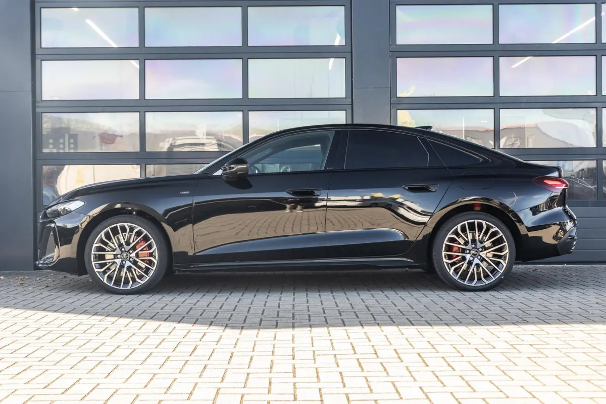 Limousine 2.0 299pk quattro S Edition | 20" Velgen | Winterpakket