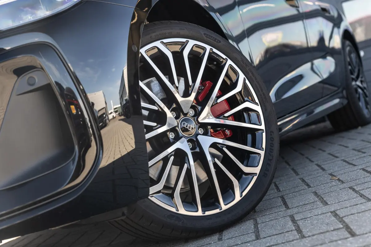Limousine 2.0 299pk quattro S Edition | 20" Velgen | Winterpakket