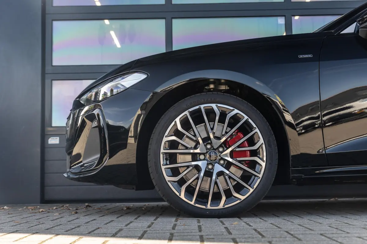 Limousine 2.0 299pk quattro S Edition | 20" Velgen | Winterpakket