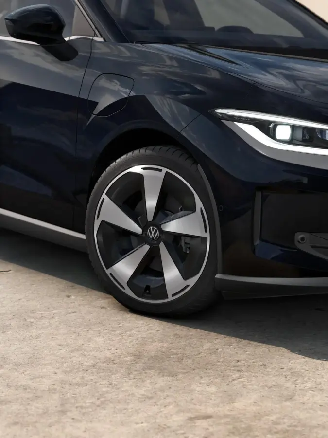 211 pk Style First Edition 52 kWh | 360 Camera | Massage
