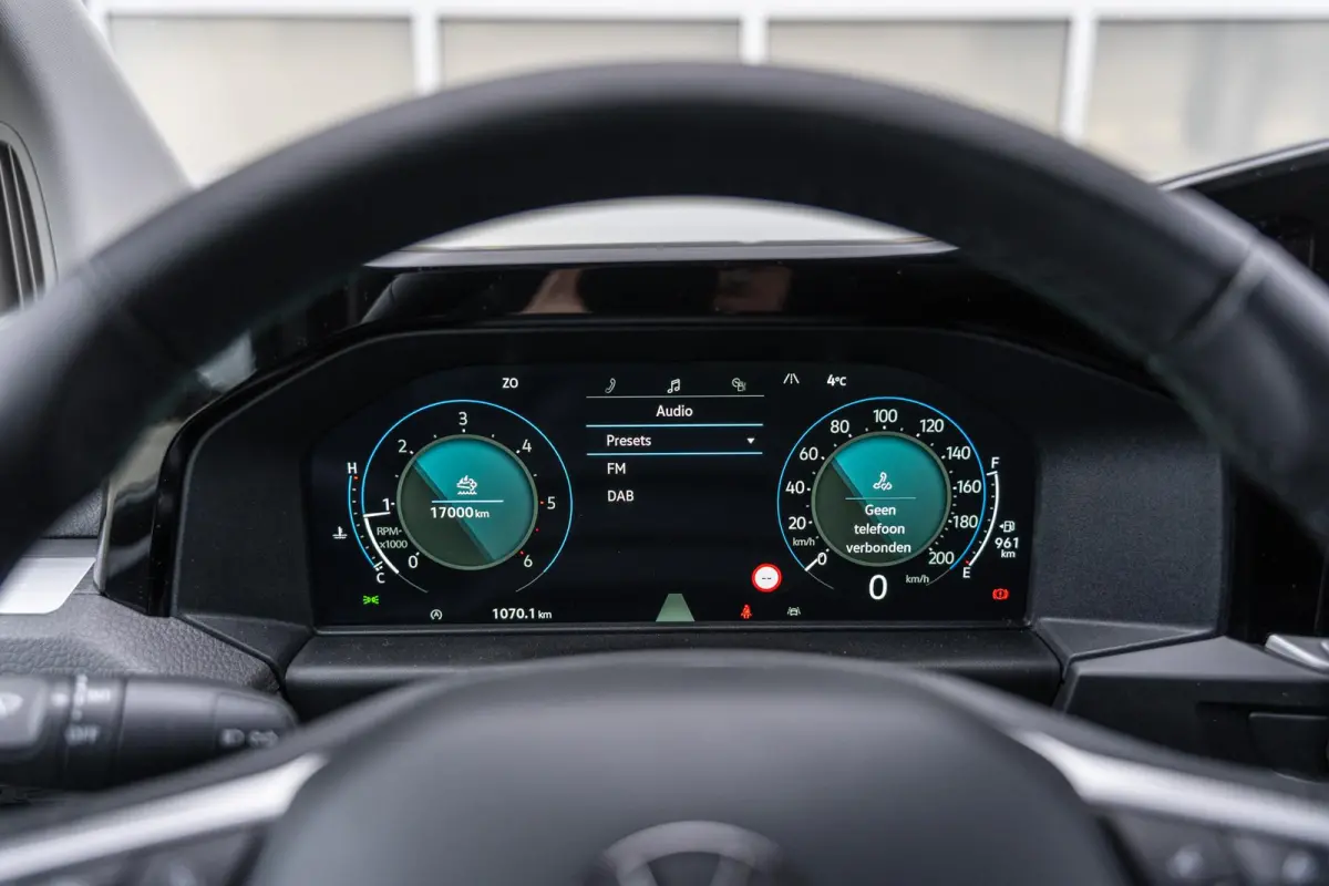 2.0 TDI 110pk L1H1 28 Life | Trekhaak | Apple Carplay/Android Auto | Laadvloer