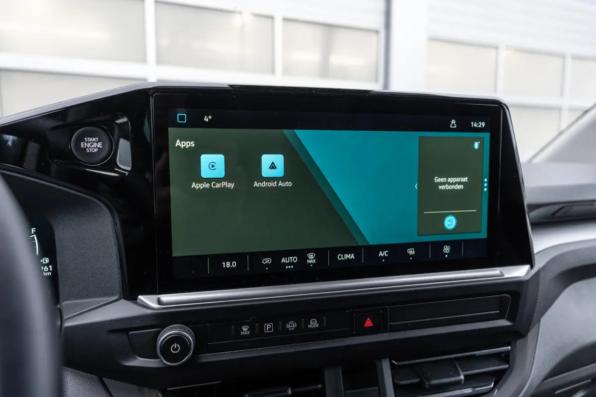 2.0 TDI 110pk L1H1 28 Life | Trekhaak | Apple Carplay/Android Auto | Laadvloer