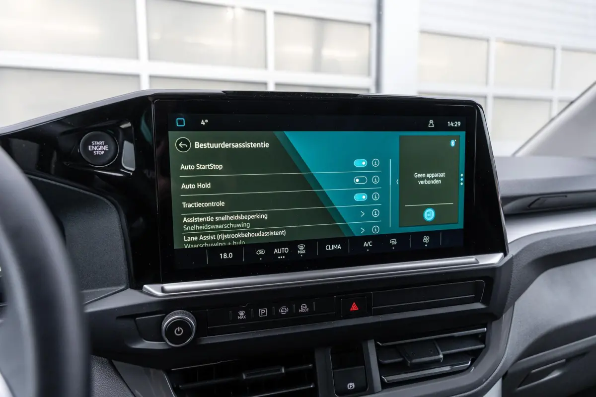 2.0 TDI 110pk L1H1 28 Life | Trekhaak | Apple Carplay/Android Auto | Laadvloer