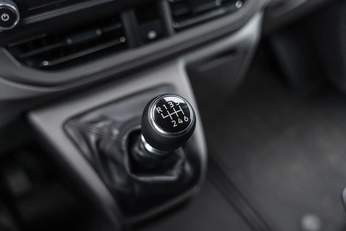 2.0 TDI 110pk L1H1 28 Life | Trekhaak | Apple Carplay/Android Auto | Laadvloer