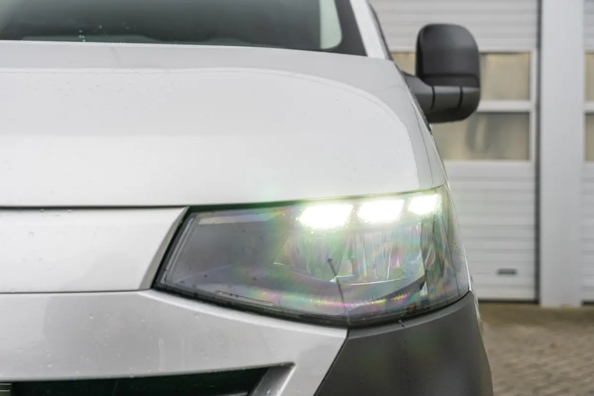 2.0 TDI 110pk L1H1 28 Life | Trekhaak | Apple Carplay/Android Auto | Laadvloer