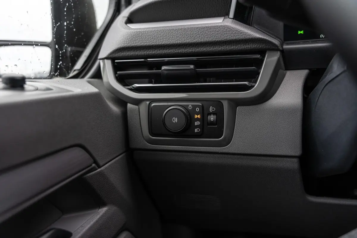 2.0 TDI 110pk L1H1 28 Life | Trekhaak | Apple Carplay/Android Auto | Laadvloer