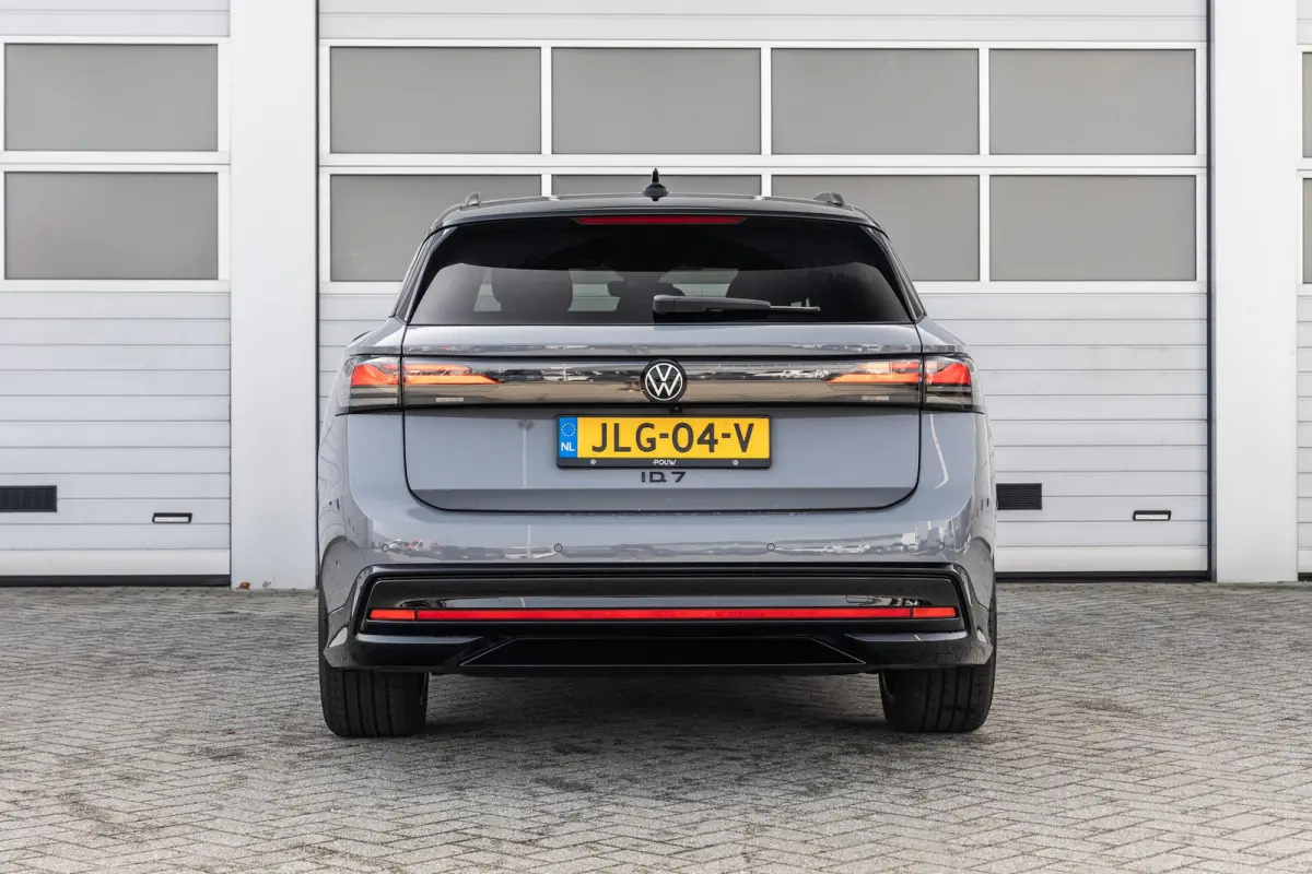 286pk Limited Edition 77 kWh | 20" Velgen | Head-up