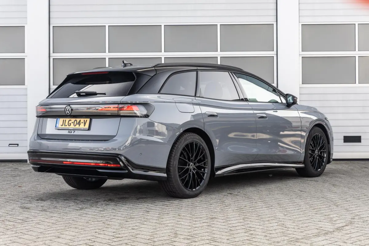 286pk Limited Edition 77 kWh | 20" Velgen | Head-up