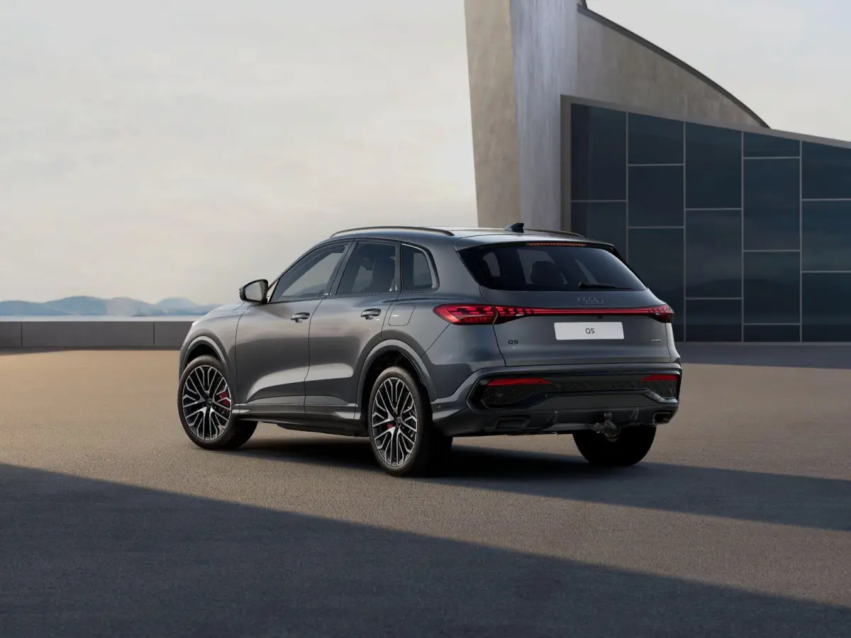 2.0 e-hybrid 367pk quattro S edition Competition | Panoramadak | 21" Velgen | Trekhaak | Luchtvering | B&O geluid