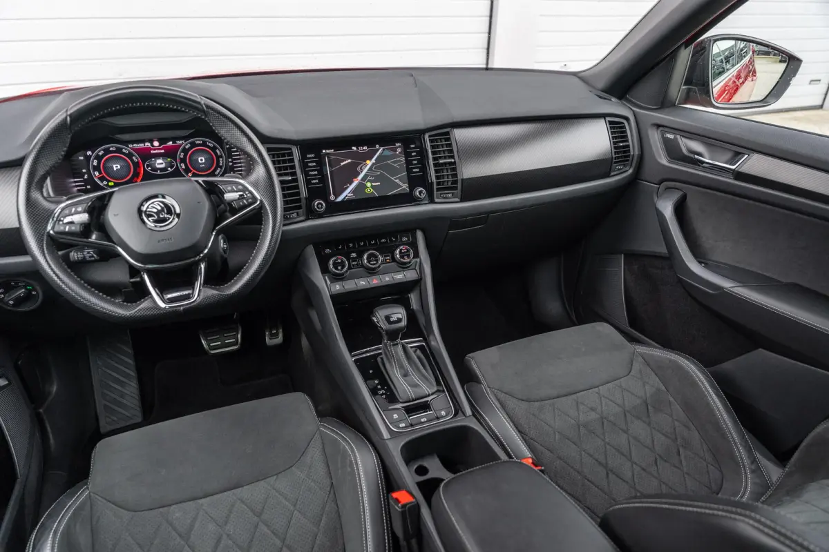 1.5 TSI 150pk DSG Sportline Business | Navigatie | Stoelverwarming | Achteruitrijcamera | 20" Velgen |  Keyless