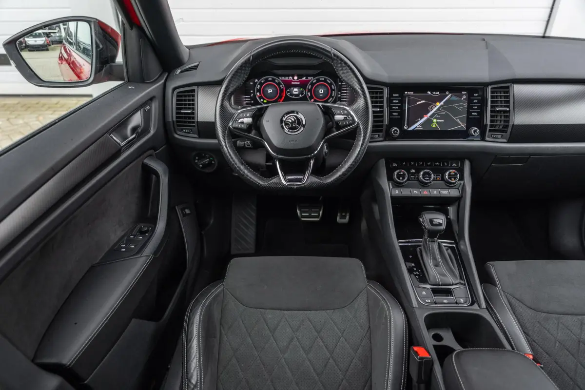 1.5 TSI 150pk DSG Sportline Business | Navigatie | Stoelverwarming | Achteruitrijcamera | 20" Velgen |  Keyless