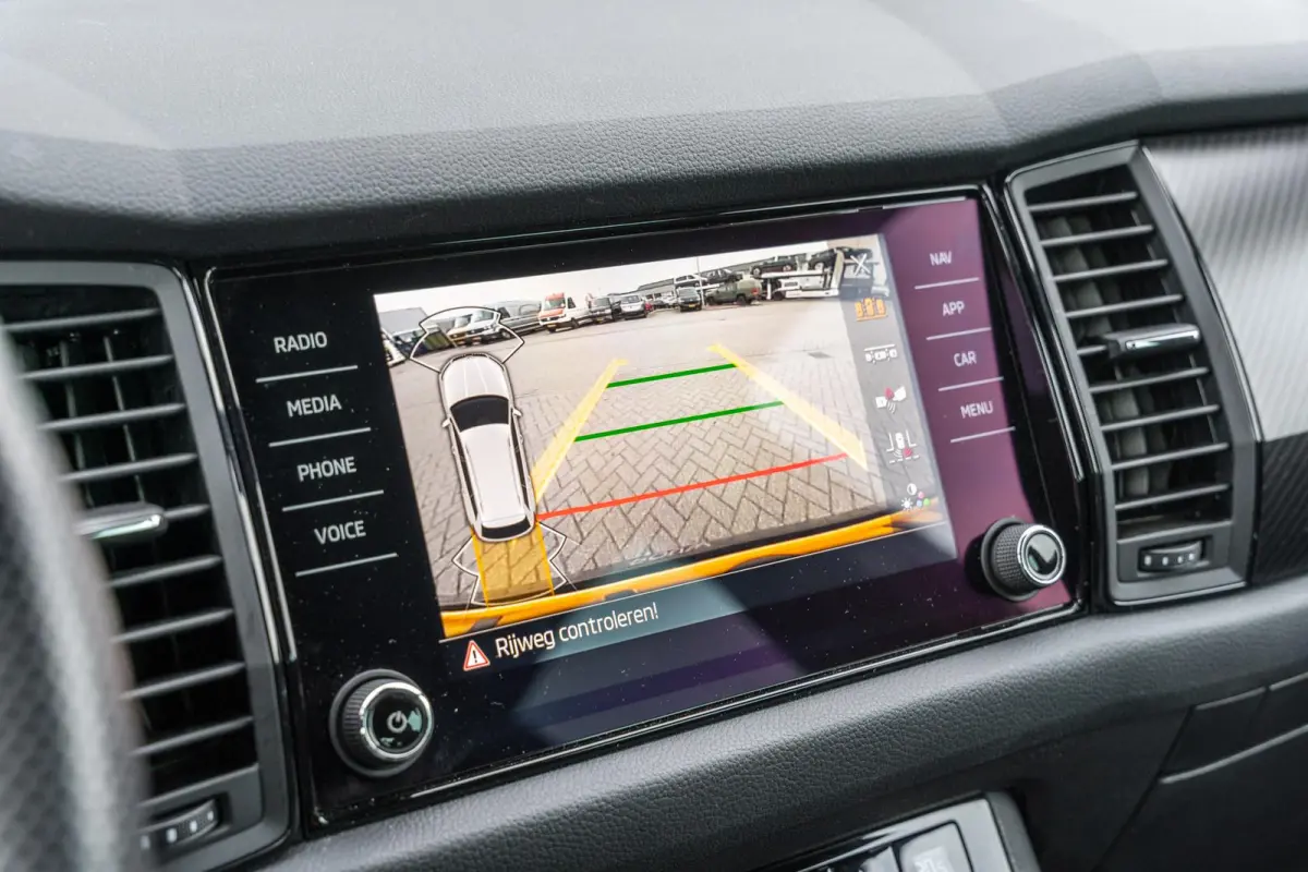 1.5 TSI 150pk DSG Sportline Business | Navigatie | Stoelverwarming | Achteruitrijcamera | 20" Velgen |  Keyless