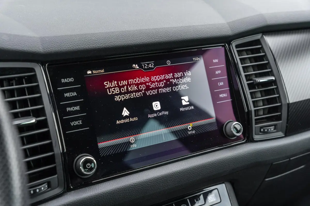 1.5 TSI 150pk DSG Sportline Business | Navigatie | Stoelverwarming | Achteruitrijcamera | 20" Velgen |  Keyless