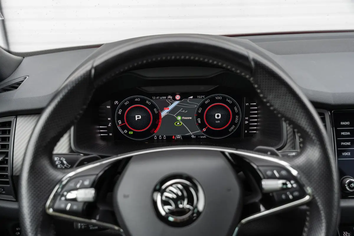 1.5 TSI 150pk DSG Sportline Business | Navigatie | Stoelverwarming | Achteruitrijcamera | 20" Velgen |  Keyless