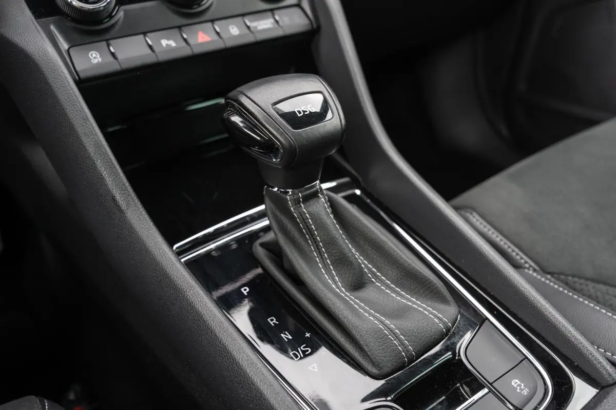 1.5 TSI 150pk DSG Sportline Business | Navigatie | Stoelverwarming | Achteruitrijcamera | 20" Velgen |  Keyless