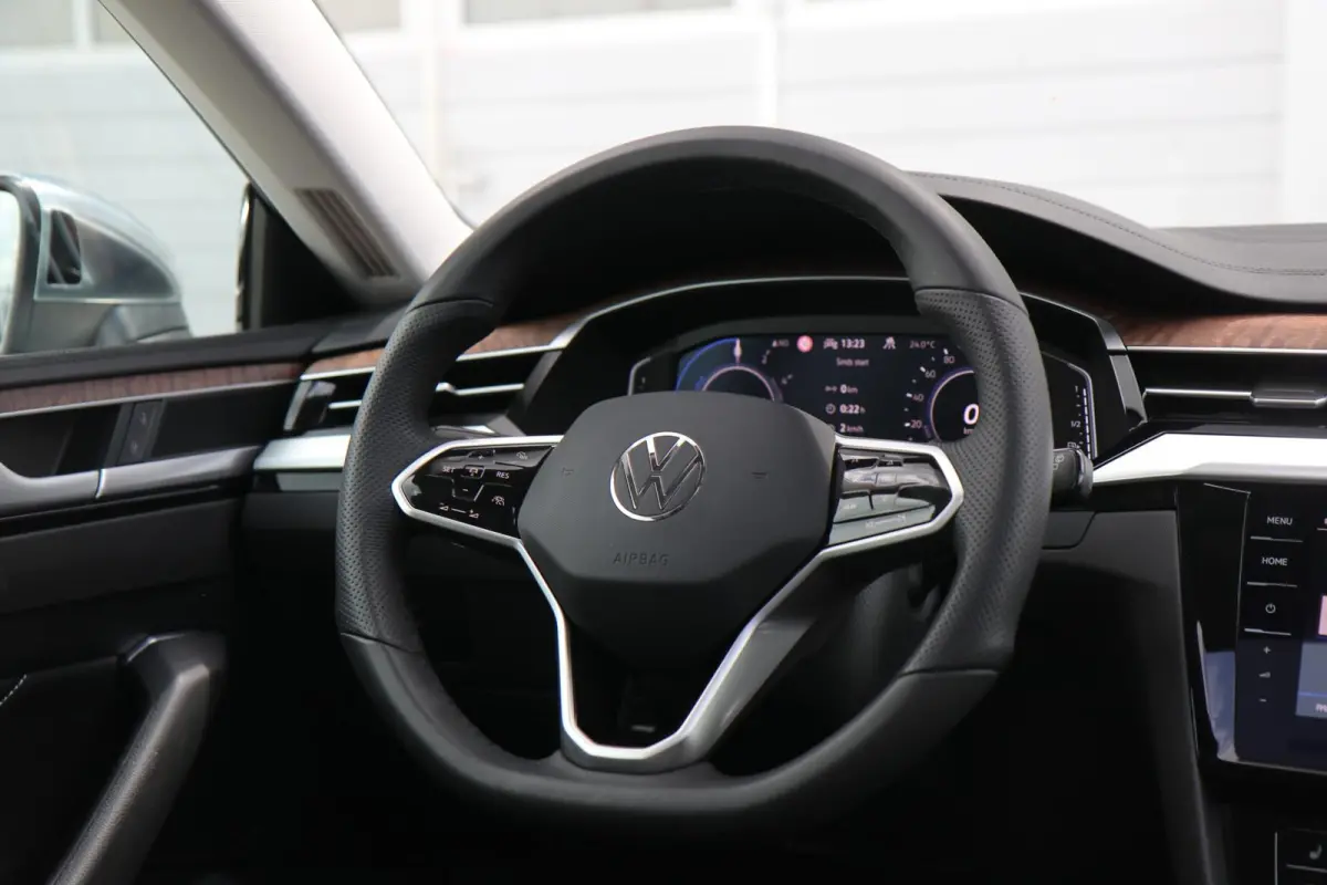 1.4 TSI eHybrid 218pk R-Line Business+ | SoH 91% | Panoramadak | Navigatie | Stoelverwarming | Achteruitrijcamera