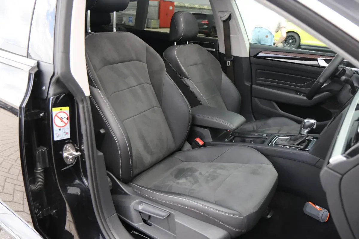 1.4 TSI eHybrid 218pk R-Line Business+ | SoH 91% | Panoramadak | Navigatie | Stoelverwarming | Achteruitrijcamera