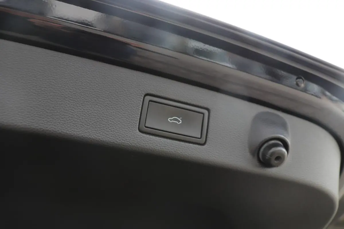 1.4 TSI eHybrid 218pk R-Line Business+ | SoH 91% | Panoramadak | Navigatie | Stoelverwarming | Achteruitrijcamera