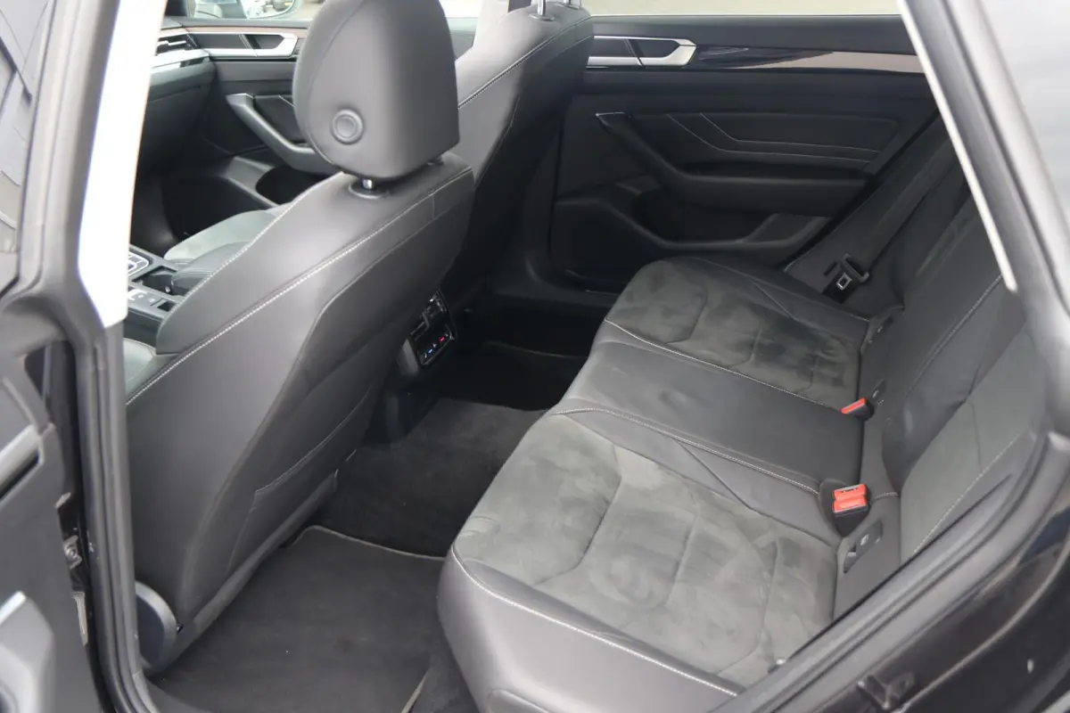1.4 TSI eHybrid 218pk R-Line Business+ | SoH 91% | Panoramadak | Navigatie | Stoelverwarming | Achteruitrijcamera