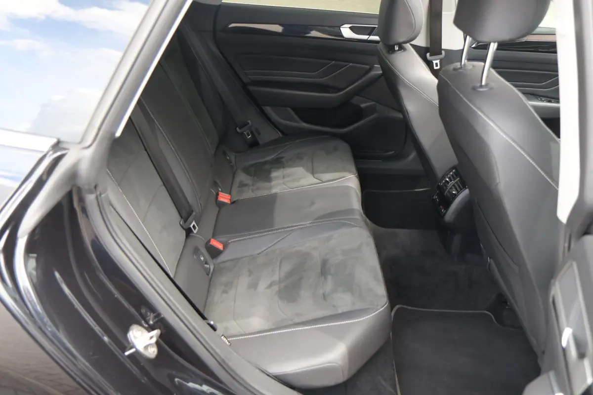 1.4 TSI eHybrid 218pk R-Line Business+ | SoH 91% | Panoramadak | Navigatie | Stoelverwarming | Achteruitrijcamera
