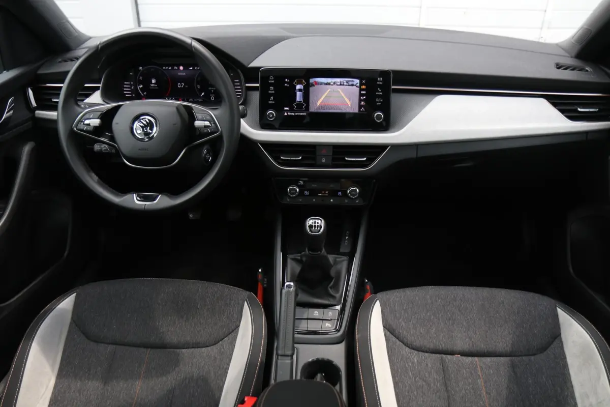 1.0 TSI 115pk Business Edition | Panoramadak | 18" Velgen | Adaptive Cruise