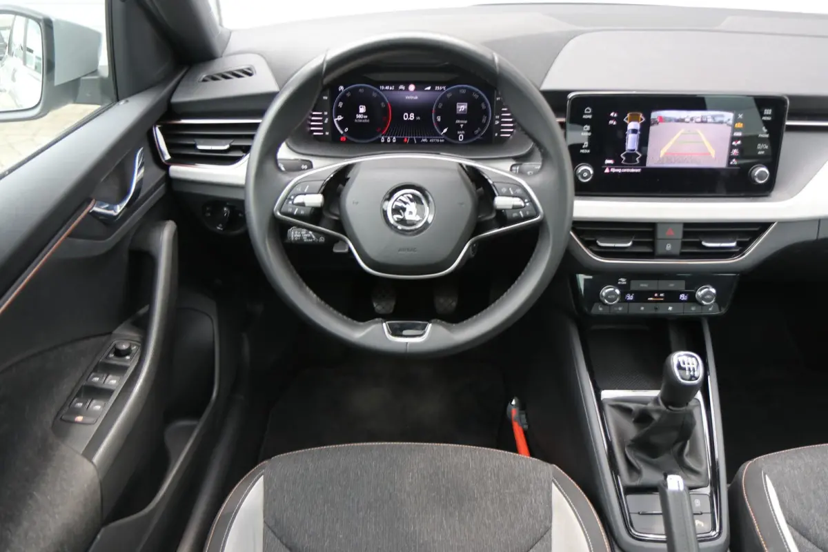 1.0 TSI 115pk Business Edition | Panoramadak | 18" Velgen | Adaptive Cruise