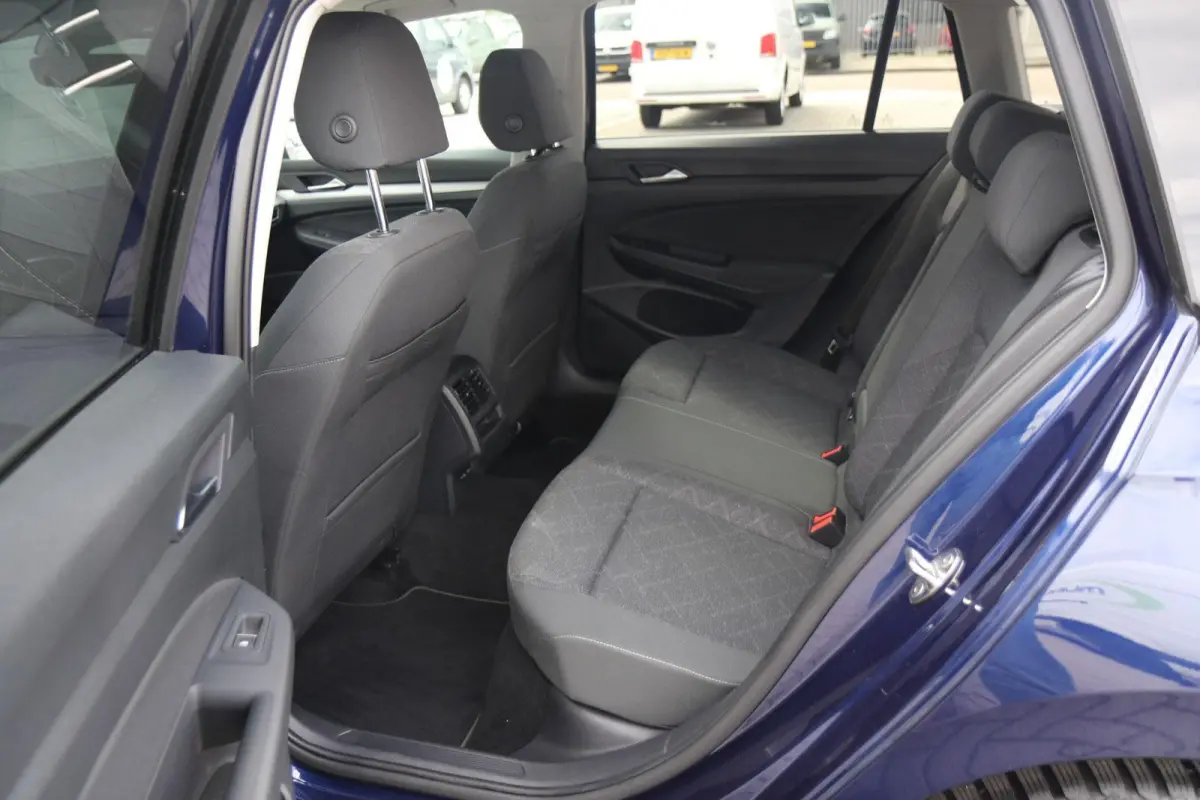 1.0 TSI 110pk Life | Navigatie | Stoel/Stuurverwarming | Camera | Adaptieve Cruise