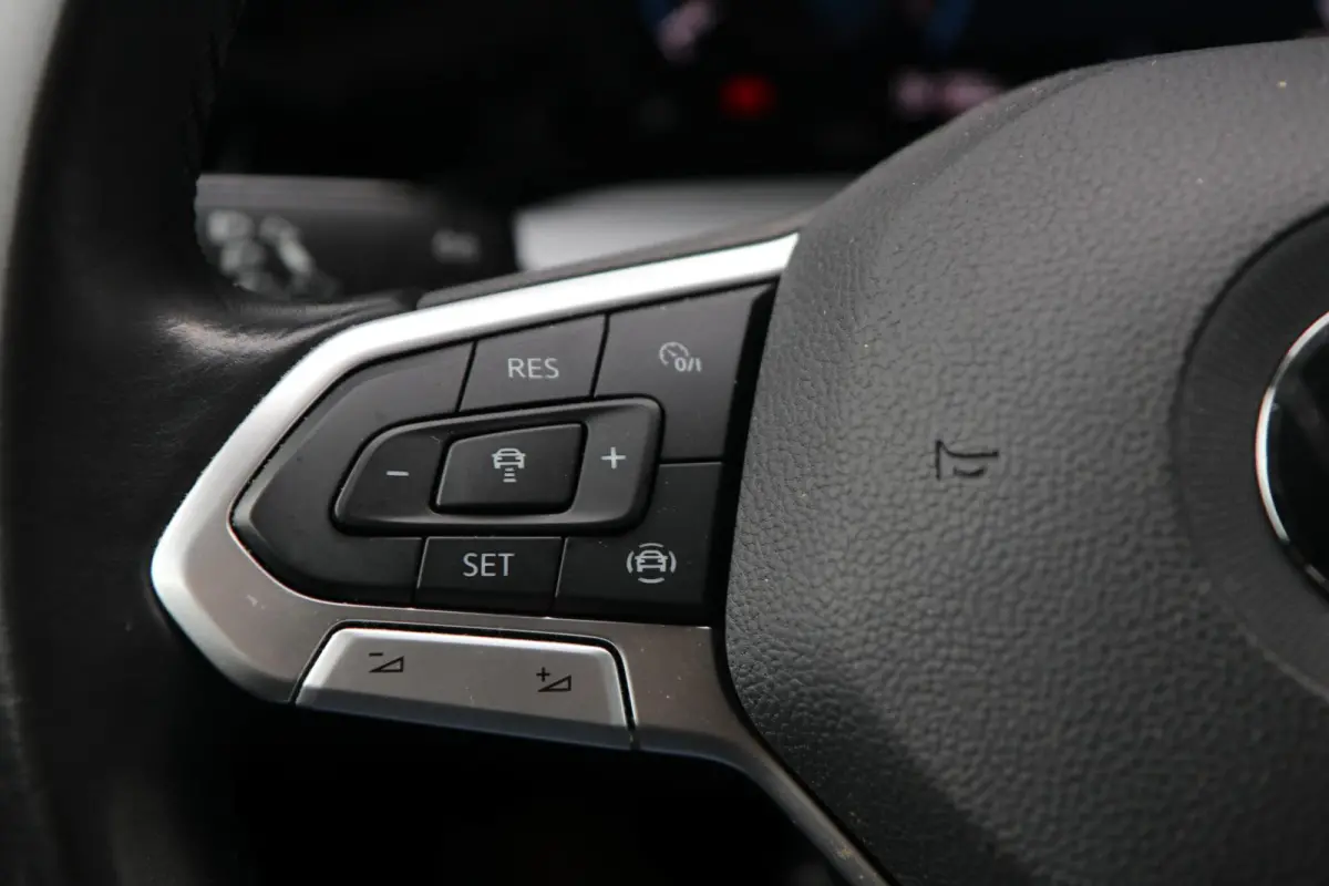 1.0 TSI 110pk Life | Navigatie | Stoel/Stuurverwarming | Camera | Adaptieve Cruise